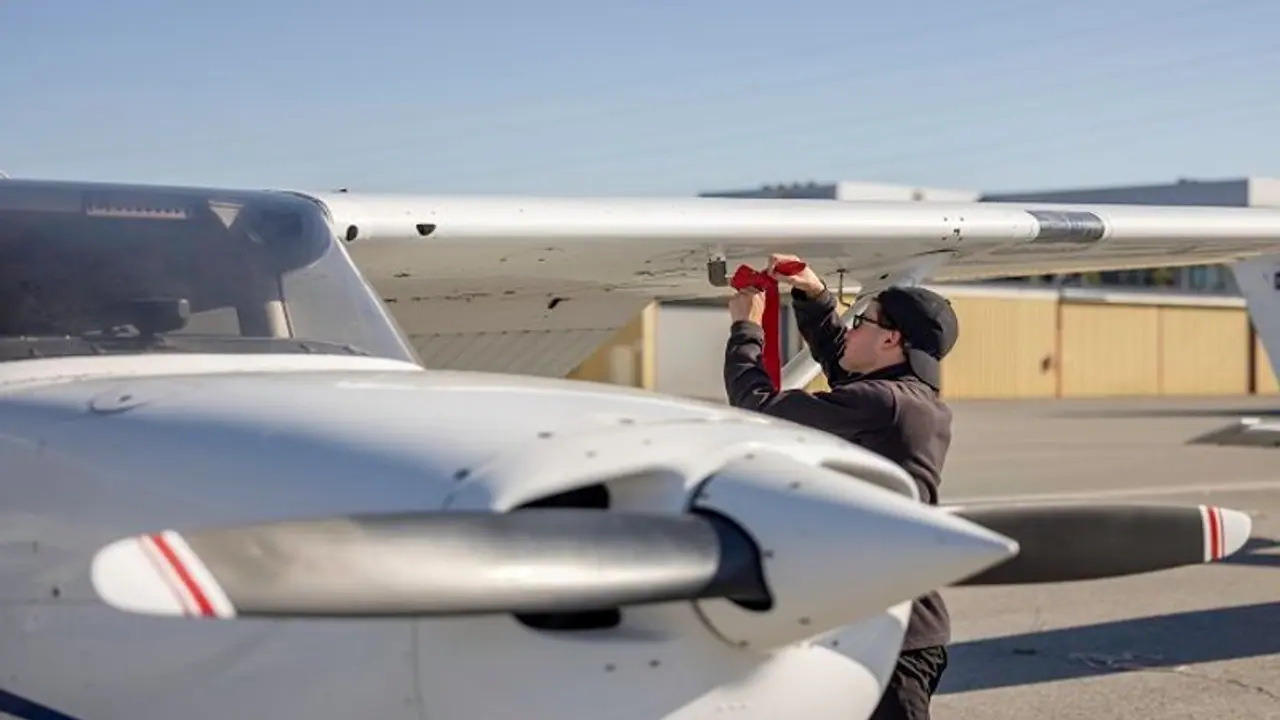 Maharashtra: Training aircraft crashes near Gojubavi village in Pune; investigation underway Maharashtra: Training aircraft crashes near Gojubavi village in Pune; investigation underway