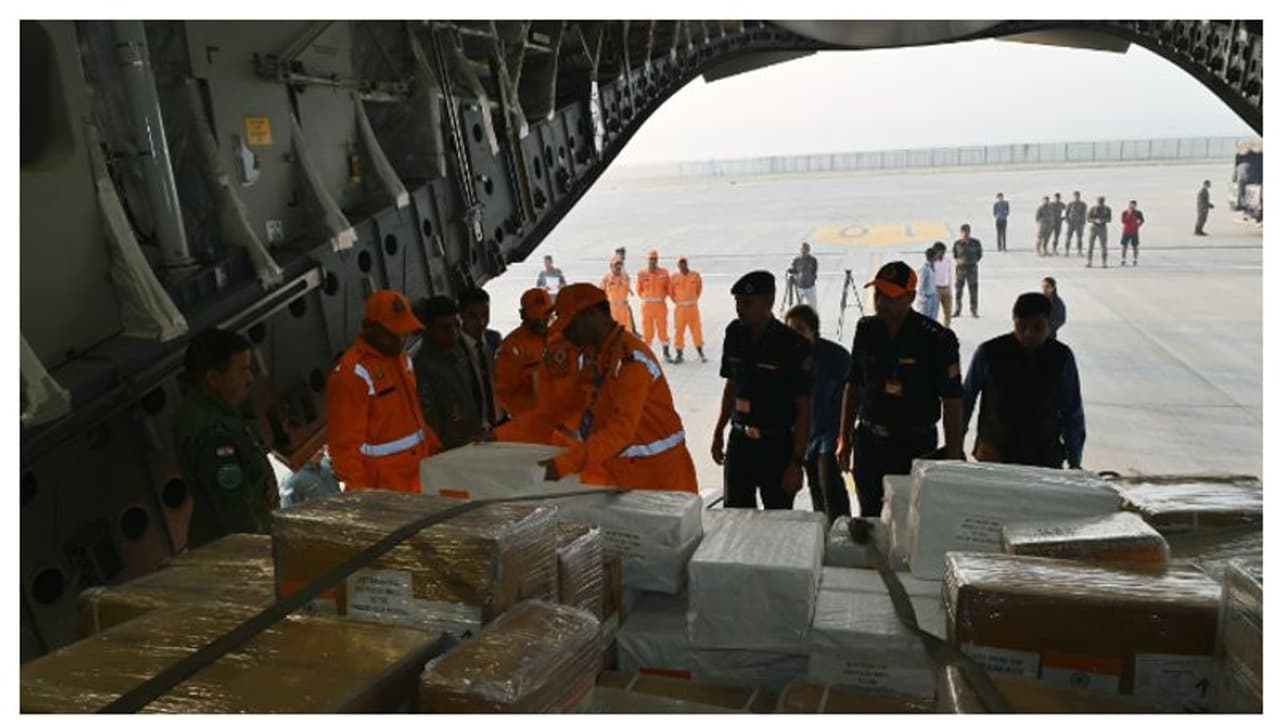 ಮೋದಿ ಮಾತು ಕೊಟ್ಟಂತೆ ಪ್ಯಾಲೆಸ್ತೀನ್ಗೆ ಮಾನವೀಯ ನೆರವು ಕಳಿಸಿದ ಭಾರತ ಸರ್ಕಾರ: 6.5 ಟನ್ ಔಷಧಿ, ಅಗತ್ಯ ವಸ್ತು ರವಾನೆ ಮೋದಿ ಮಾತು ಕೊಟ್ಟಂತೆ ಪ್ಯಾಲೆಸ್ತೀನ್ಗೆ ಮಾನವೀಯ ನೆರವು ಕಳಿಸಿದ ಭಾರತ ಸರ್ಕಾರ: 6.5 ಟನ್ ಔಷಧಿ, ಅಗತ್ಯ ವಸ್ತು ರವಾನೆ