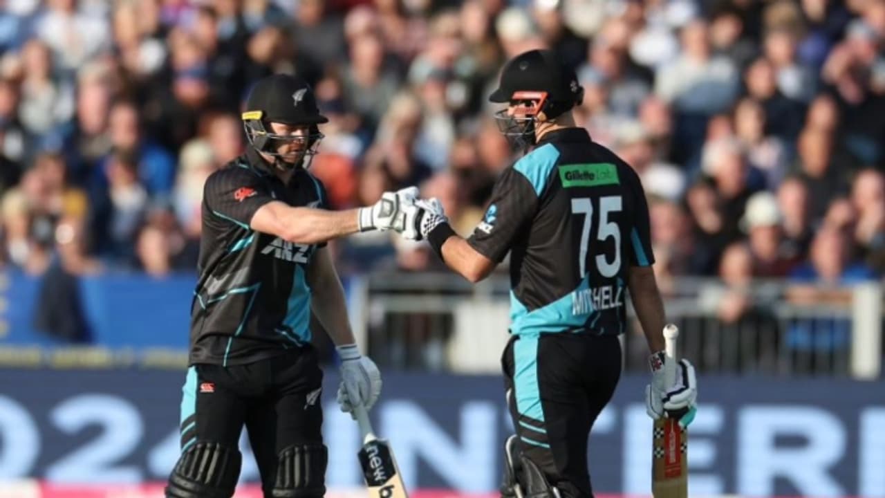 150 ரன்களுக்கு ஆல் அவுட்டாக வேண்டிய போட்டி – தனி ஒருவனாக காப்பாற்றிய மிட்செல் – நியூசி.,273 ரன்கள் குவிப்பு! 150 ரன்களுக்கு ஆல் அவுட்டாக வேண்டிய போட்டி – தனி ஒருவனாக காப்பாற்றிய மிட்செல் – நியூசி.,273 ரன்கள் குவிப்பு!