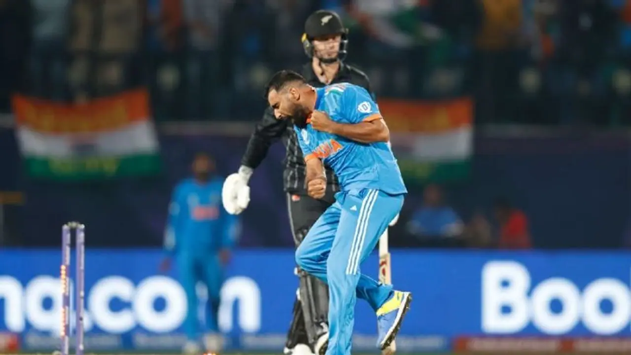 IND vs NZ: முகமது ஷமிக்கு கிடைத்த முதல் வாய்ப்பு: உலகக் கோப்பை கிரிக்கெட்டில் 5 விக்கெட்டுகள் கைப்பற்றி சாதனை!
