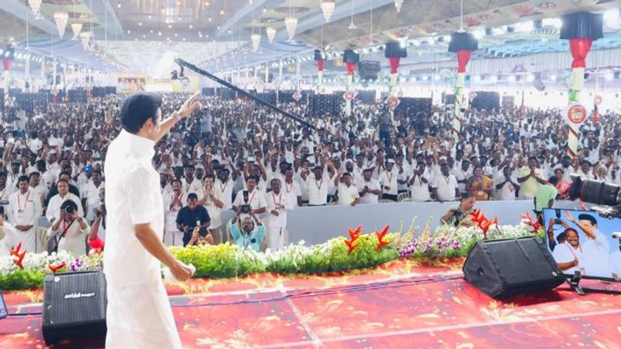 திமுகவை ஆட்டிப்படைக்கும் ரெய்டுகள், உட்கட்சி பூசல்: தேர்தல் பணிகளில் சுணக்கம்!