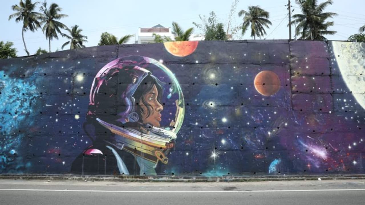 25 അടി ഉയരം, 5000 ചതുരശ്ര അടി വിസ്തീര്ണം; സഞ്ചാരികളെ കാത്ത് കോവളത്തെ കൗതുകക്കാഴ്ച 25 അടി ഉയരം, 5000 ചതുരശ്ര അടി വിസ്തീര്ണം; സഞ്ചാരികളെ കാത്ത് കോവളത്തെ കൗതുകക്കാഴ്ച