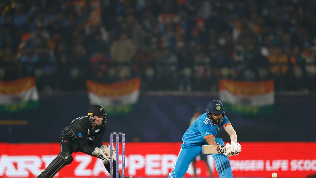 INDvNZ ಸೆಮಿಫೈನಲ್ಗೆ ಕಾಡುತ್ತಾ ಮಳೆ? ರಿಸರ್ವ್ ಡೇನಲ್ಲೂ ವರುಣ ವಕ್ಕರಿಸಿದೆ ಫೈನಲ್ಗೆ ಯಾರು? INDvNZ ಸೆಮಿಫೈನಲ್ಗೆ ಕಾಡುತ್ತಾ ಮಳೆ? ರಿಸರ್ವ್ ಡೇನಲ್ಲೂ ವರುಣ ವಕ್ಕರಿಸಿದೆ ಫೈನಲ್ಗೆ ಯಾರು?