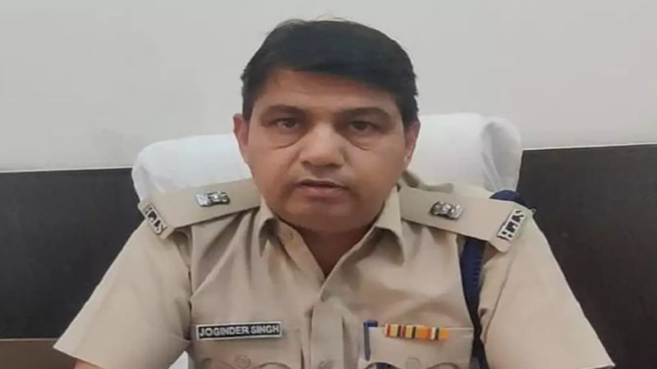 ജിമ്മിൽ വർക്ക് ഔട്ട് ചെയ്യുന്നതിനിടെ കുഴഞ്ഞ് വീണ് ഡിഎസ്പി മരിച്ചു; മരിച്ചത് വാർത്തകളിലിടം നേടിയ ഉദ്യോഗസ്ഥൻ ജിമ്മിൽ വർക്ക് ഔട്ട് ചെയ്യുന്നതിനിടെ കുഴഞ്ഞ് വീണ് ഡിഎസ്പി മരിച്ചു; മരിച്ചത് വാർത്തകളിലിടം നേടിയ ഉദ്യോഗസ്ഥൻ