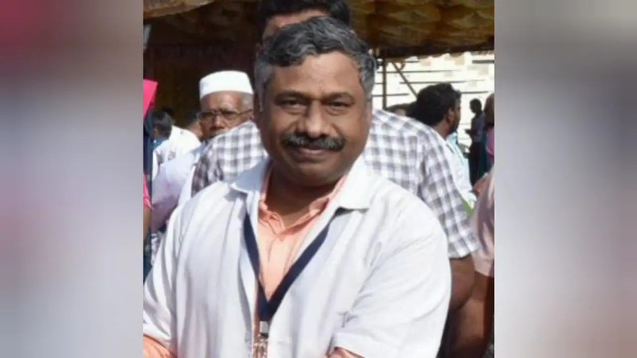 அரசு ஆயுர்வேத மருத்தவ கல்லூரியில் மாணவிகளுக்கு பாலியல் தொல்லை; மருத்துவர் அதிரடி கைது அரசு ஆயுர்வேத மருத்தவ கல்லூரியில் மாணவிகளுக்கு பாலியல் தொல்லை; மருத்துவர் அதிரடி கைது