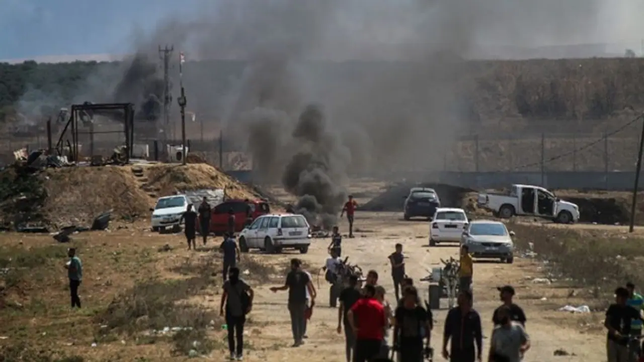 Hamas operatives found with instructions for cyanide based chemical bombs, Israeli President reveals Hamas operatives found with instructions for cyanide based chemical bombs, Israeli President reveals