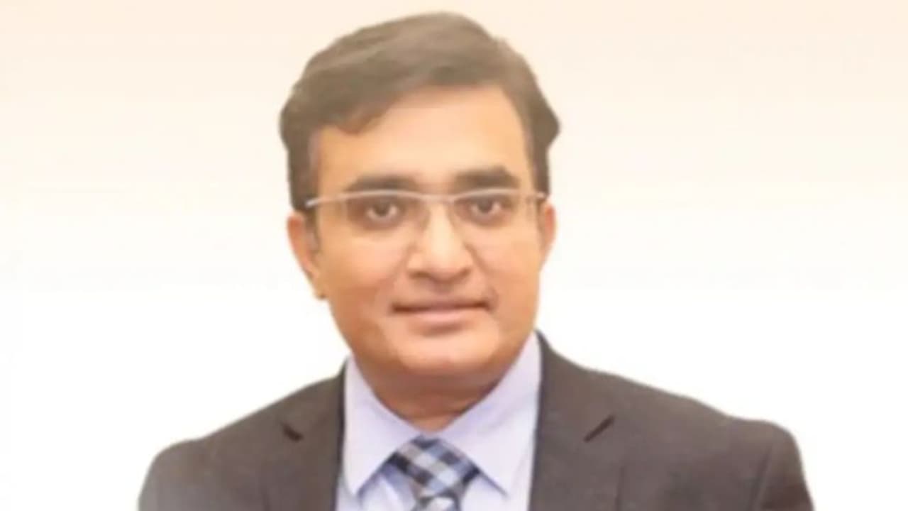 തെരുവ് നായ ആക്രമണം; വ്യവസായി പരാഗ് ദേശായി അന്തരിച്ചു