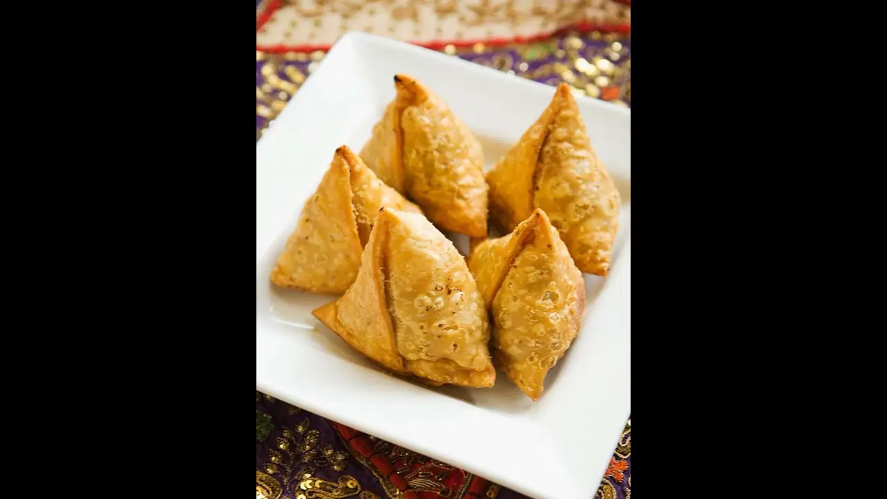 Gujarat shocker: Shop in Vadodara sells samosas filled with 'cow meat'; owners arrested