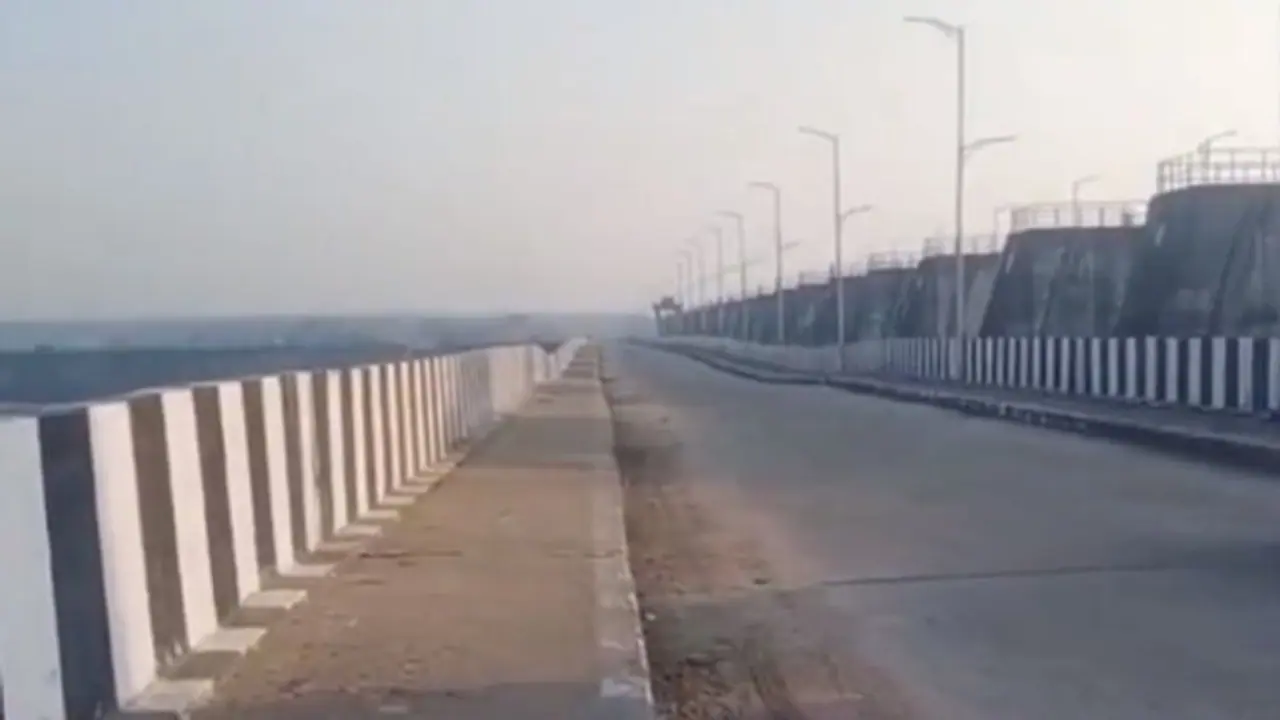 కుంగిన లక్ష్మీ బ్యారేజీ: రేపు పరిశీలించనున్న డ్యామ్ సేఫ్టీ అథారిటీ టీమ్