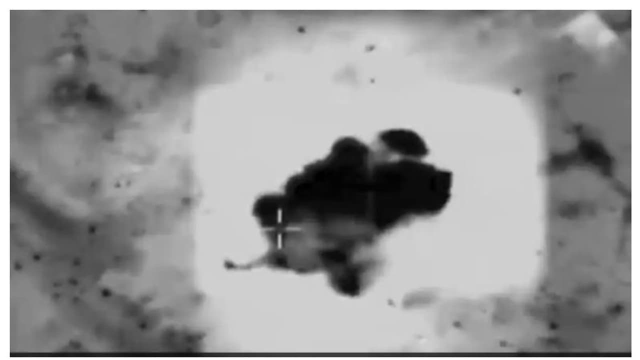 ഹമാസിനെതിരെ അത്യാധുനിക അയൺ സ്റ്റിംഗ് ബോംബ് ഉപയോഗിച്ചെന്ന് ഇസ്രയേൽ, ദൃശ്യങ്ങൾ പുറത്തുവിട്ടു ഹമാസിനെതിരെ അത്യാധുനിക അയൺ സ്റ്റിംഗ് ബോംബ് ഉപയോഗിച്ചെന്ന് ഇസ്രയേൽ, ദൃശ്യങ്ങൾ പുറത്തുവിട്ടു