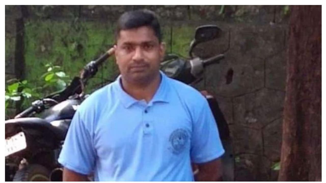 സീനിയർ സിവിൽ പൊലീസ് ജീവനക്കാരനെ മരിച്ച നിലയിൽ കണ്ടെത്തി സീനിയർ സിവിൽ പൊലീസ് ജീവനക്കാരനെ മരിച്ച നിലയിൽ കണ്ടെത്തി