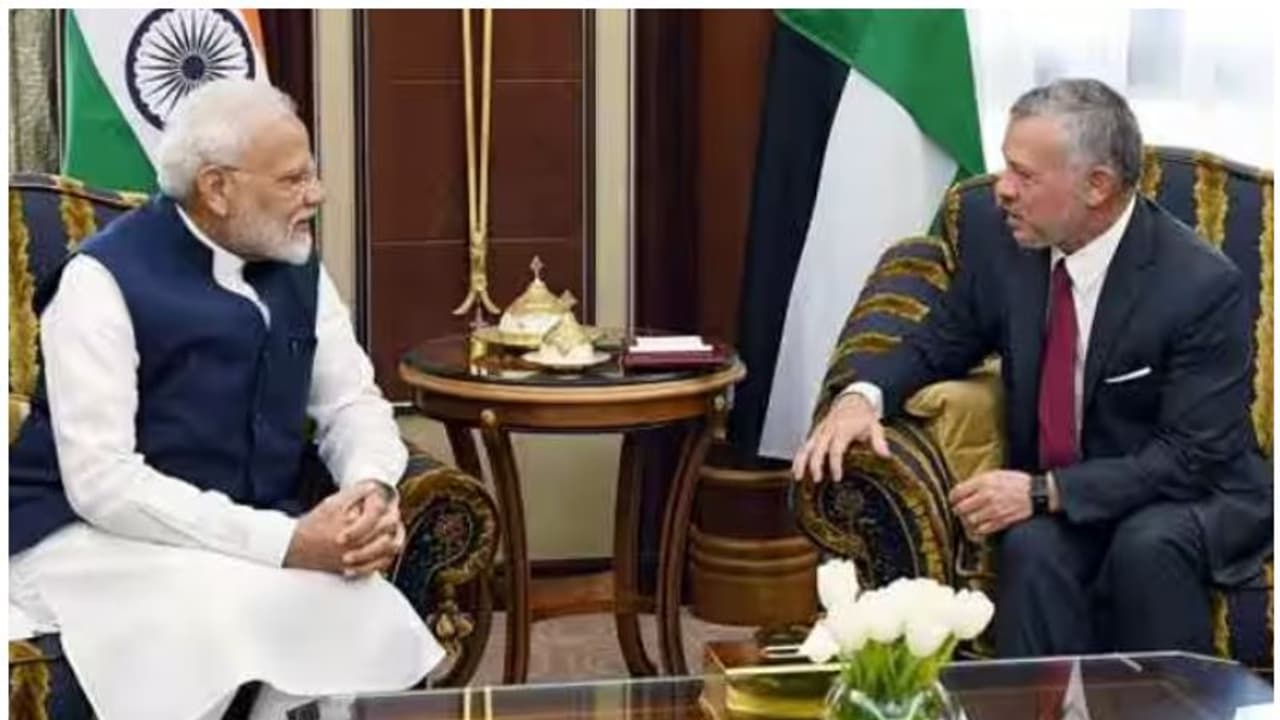 ഇസ്രയേൽ ഹമാസ് യുദ്ധത്തിനിടെ മോദിയുടെ ഇടപെടൽ, 'സാധാരണക്കാരുടെ ജീവൻ രക്ഷിക്കണം'; ജോർദാൻ രാജാവുമായി ചർച്ച നടത്തി ഇസ്രയേൽ ഹമാസ് യുദ്ധത്തിനിടെ മോദിയുടെ ഇടപെടൽ, 'സാധാരണക്കാരുടെ ജീവൻ രക്ഷിക്കണം'; ജോർദാൻ രാജാവുമായി ചർച്ച നടത്തി