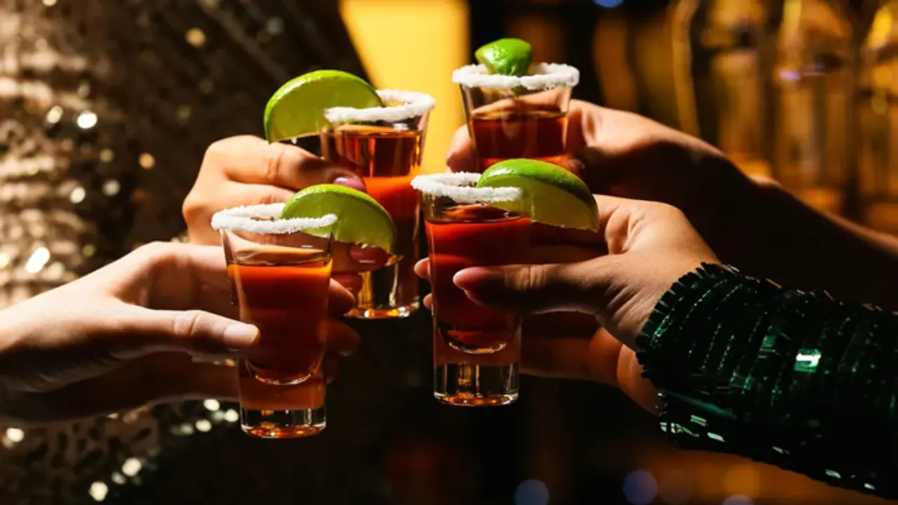 ವಿಶ್ವಕಪ್ ಫೈನಲ್ ಪಂದ್ಯದ ದಿನ ಮದ್ಯದಂಗಡಿ ಬಂದ್, ಡ್ರೈ ಡೇ ಘೋಷಿಸಿದ ದೆಹಲಿ ಅಬಕಾರಿ ಆಯುಕ್ತ! ವಿಶ್ವಕಪ್ ಫೈನಲ್ ಪಂದ್ಯದ ದಿನ ಮದ್ಯದಂಗಡಿ ಬಂದ್, ಡ್ರೈ ಡೇ ಘೋಷಿಸಿದ ದೆಹಲಿ ಅಬಕಾರಿ ಆಯುಕ್ತ!