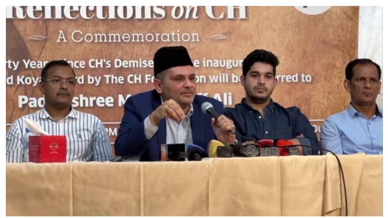 'സമസ്തയും മുസ്ലിം ലീഗും ഉറ്റ ബന്ധുക്കൾ, പ്രശ്നങ്ങൾ നൈമിഷികം'; പാണക്കാട് മുനവ്വറലി ശിഹാബ് തങ്ങൾ 'സമസ്തയും മുസ്ലിം ലീഗും ഉറ്റ ബന്ധുക്കൾ, പ്രശ്നങ്ങൾ നൈമിഷികം'; പാണക്കാട് മുനവ്വറലി ശിഹാബ് തങ്ങൾ