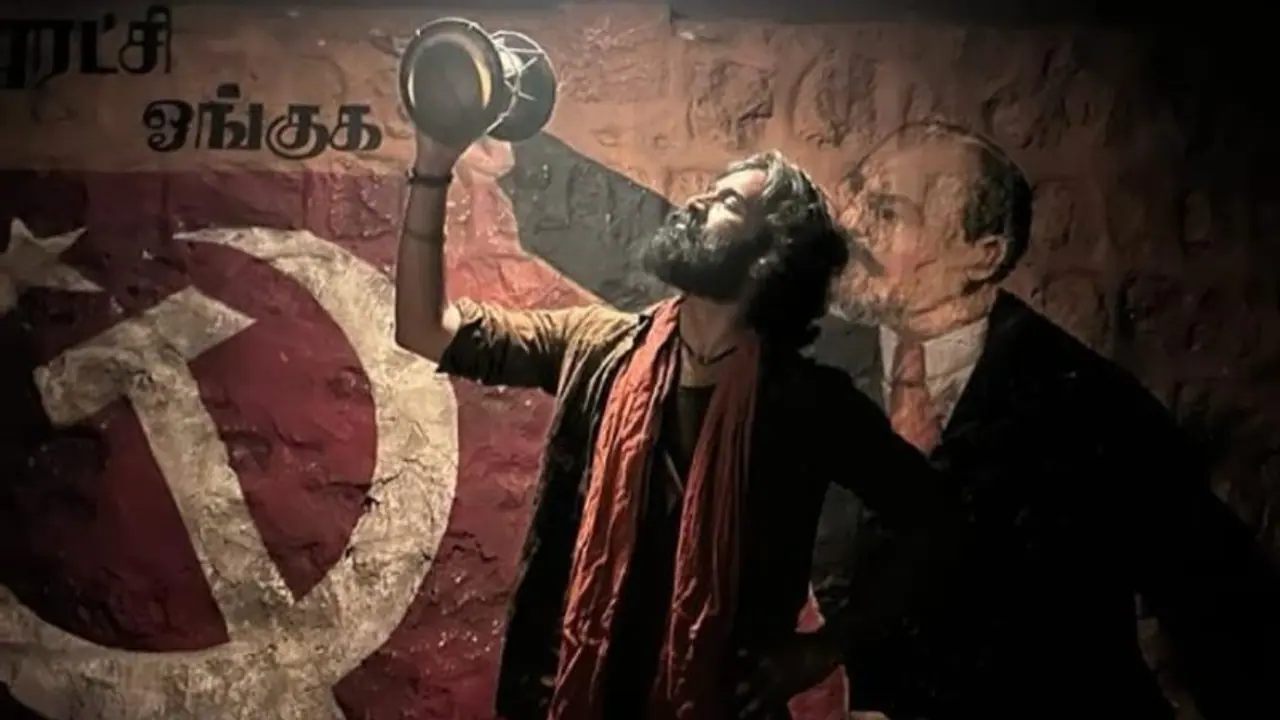 "புரட்சி ஓங்குக".. கையில் உடுக்கையுடன் மிரட்டலாக நிற்கும் தனுஷ்.. கேப்டன் மில்லர் தரமான First Single லோடிங்! "புரட்சி ஓங்குக".. கையில் உடுக்கையுடன் மிரட்டலாக நிற்கும் தனுஷ்.. கேப்டன் மில்லர் தரமான First Single லோடிங்!