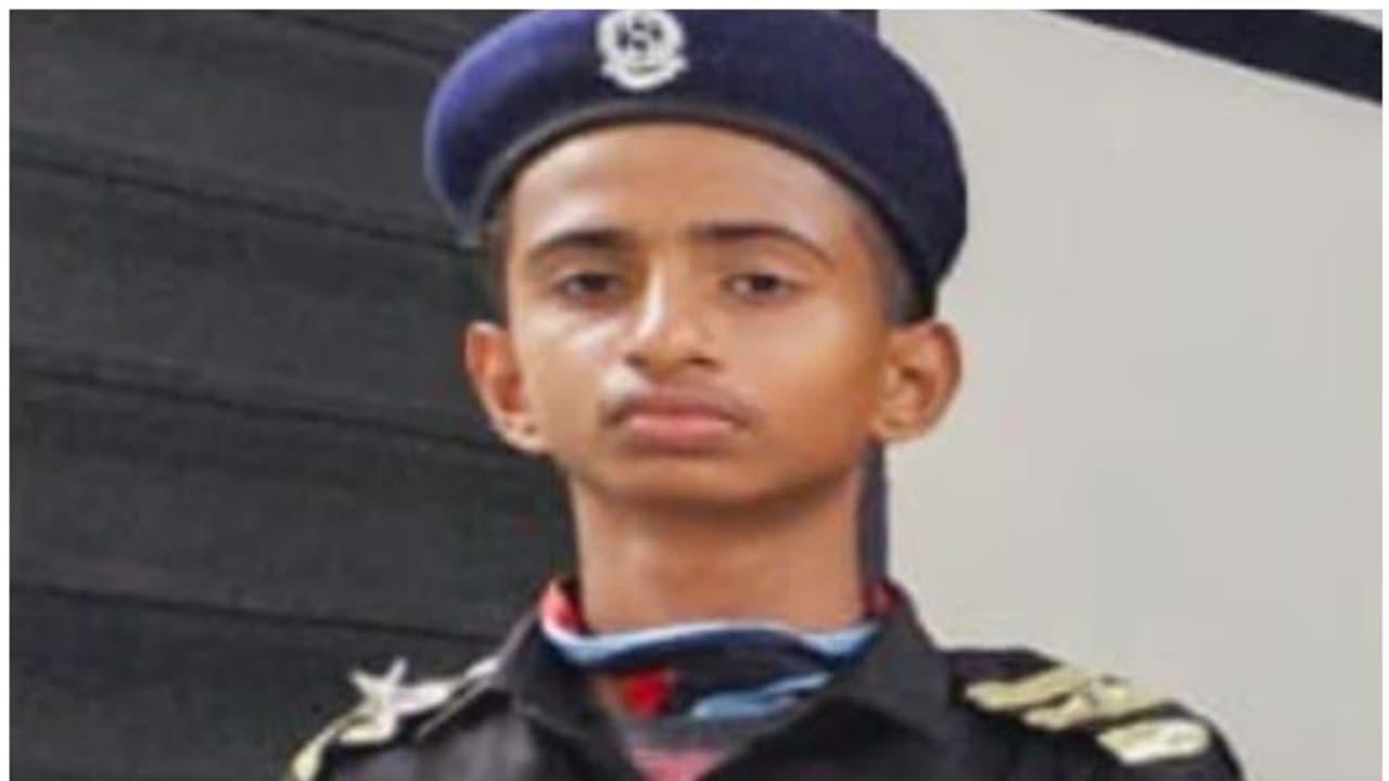 കുളത്തിൽ കുളിക്കുന്നതിനിടെ അപകടം; സ്കൂൾ വിദ്യാർത്ഥിക്ക് ദാരുണാന്ത്യം കുളത്തിൽ കുളിക്കുന്നതിനിടെ അപകടം; സ്കൂൾ വിദ്യാർത്ഥിക്ക് ദാരുണാന്ത്യം