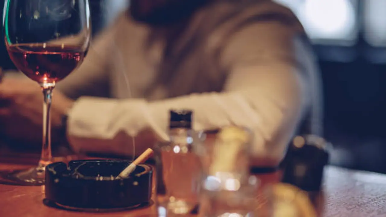 ಈ ದಂಪತಿ ಜೀವನದಲ್ಲಿ ಆಲ್ಕೋಹಾಲ್ ವಿಲನ್, ಸಂಸಾರವೇ ನುಚ್ಚು ನೂರು! 