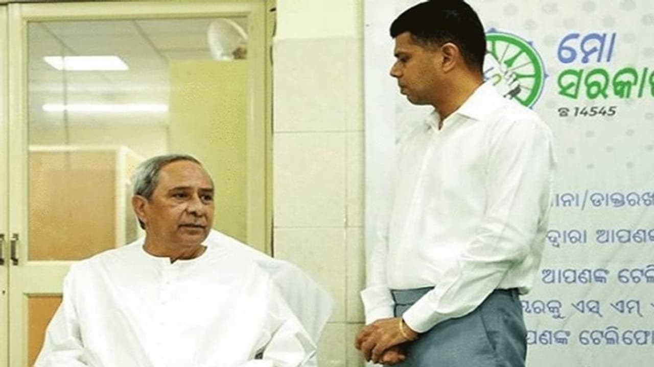 कौन हैं IAS से सीधे Cabinet Minister बनने वाले VK Pandian? 5 पाइंट्स में जानिए खास बातें