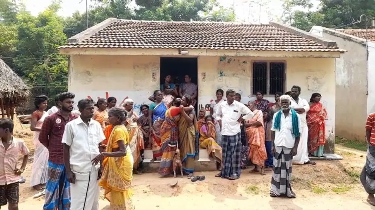 கள்ளக்காதல் விவகாரத்தில் இளநீர் வியாபாரி படுகொலை; 2 மணீ நேரத்தில் குற்றவாளிகளை கண்டுபிடித்த போலீஸ் கள்ளக்காதல் விவகாரத்தில் இளநீர் வியாபாரி படுகொலை; 2 மணீ நேரத்தில் குற்றவாளிகளை கண்டுபிடித்த போலீஸ்