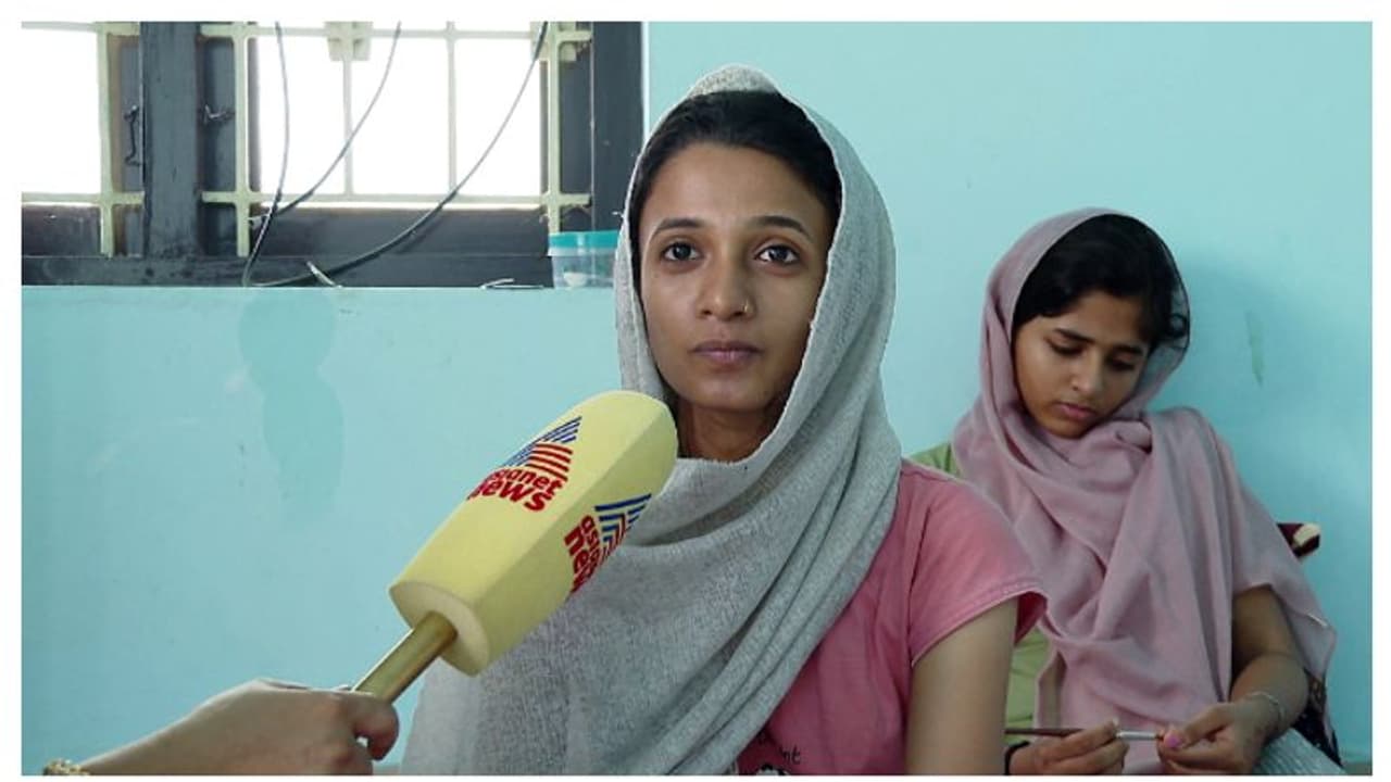 ചികിത്സയ്ക്കായി കട്ടിലും മേശയും വരെ വിറ്റ് ഉമ്മ, എന്നിട്ടും തീർന്നില്ല ദുരിതം;അപൂർവ രോഗത്തിന്റെ പിടിയിൽ മക്കൾ ചികിത്സയ്ക്കായി കട്ടിലും മേശയും വരെ വിറ്റ് ഉമ്മ, എന്നിട്ടും തീർന്നില്ല ദുരിതം;അപൂർവ രോഗത്തിന്റെ പിടിയിൽ മക്കൾ