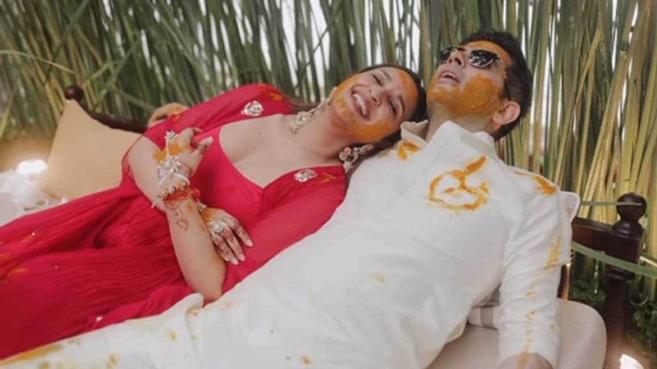 Throwback to Raghav Chaddha, Parineeti Chopra wedding: Bride seen to kiss groom in recently revealed video Throwback to Raghav Chaddha, Parineeti Chopra wedding: Bride seen to kiss groom in recently revealed video