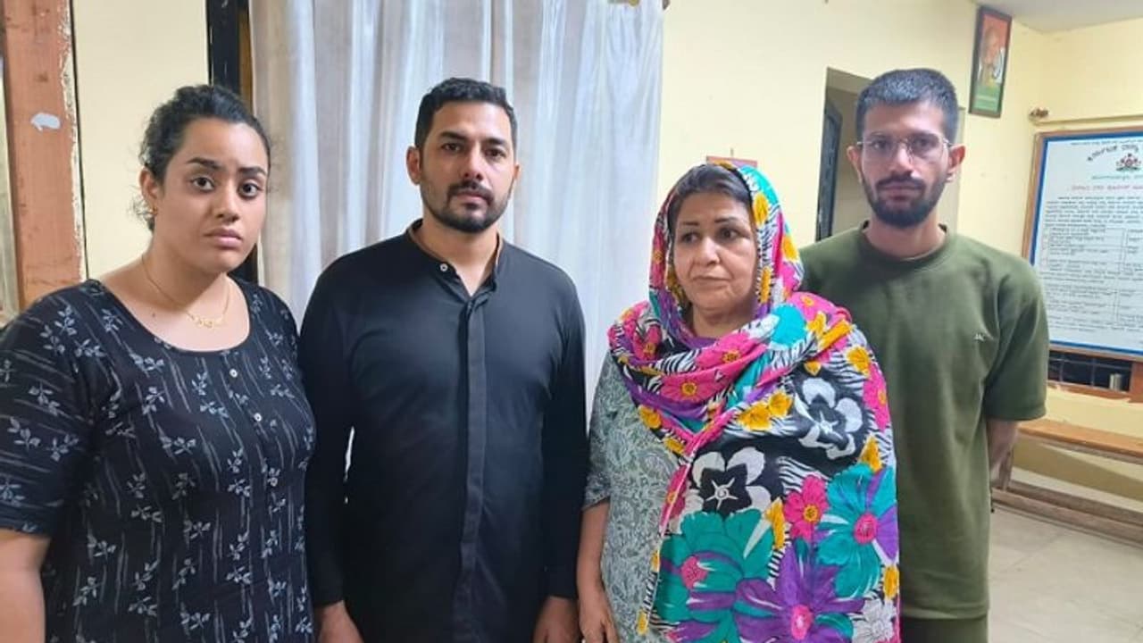 ಬೆಳಗಾವಿ: ಹಣ ದೋಚಿ ಪರಾರಿ, 26 ಗಂಟೆಗಳಲ್ಲಿ ವಿದೇಶಿ ವಂಚಕರ ಗ್ಯಾಂಗ್ ಬಂಧನ ಬೆಳಗಾವಿ: ಹಣ ದೋಚಿ ಪರಾರಿ, 26 ಗಂಟೆಗಳಲ್ಲಿ ವಿದೇಶಿ ವಂಚಕರ ಗ್ಯಾಂಗ್ ಬಂಧನ