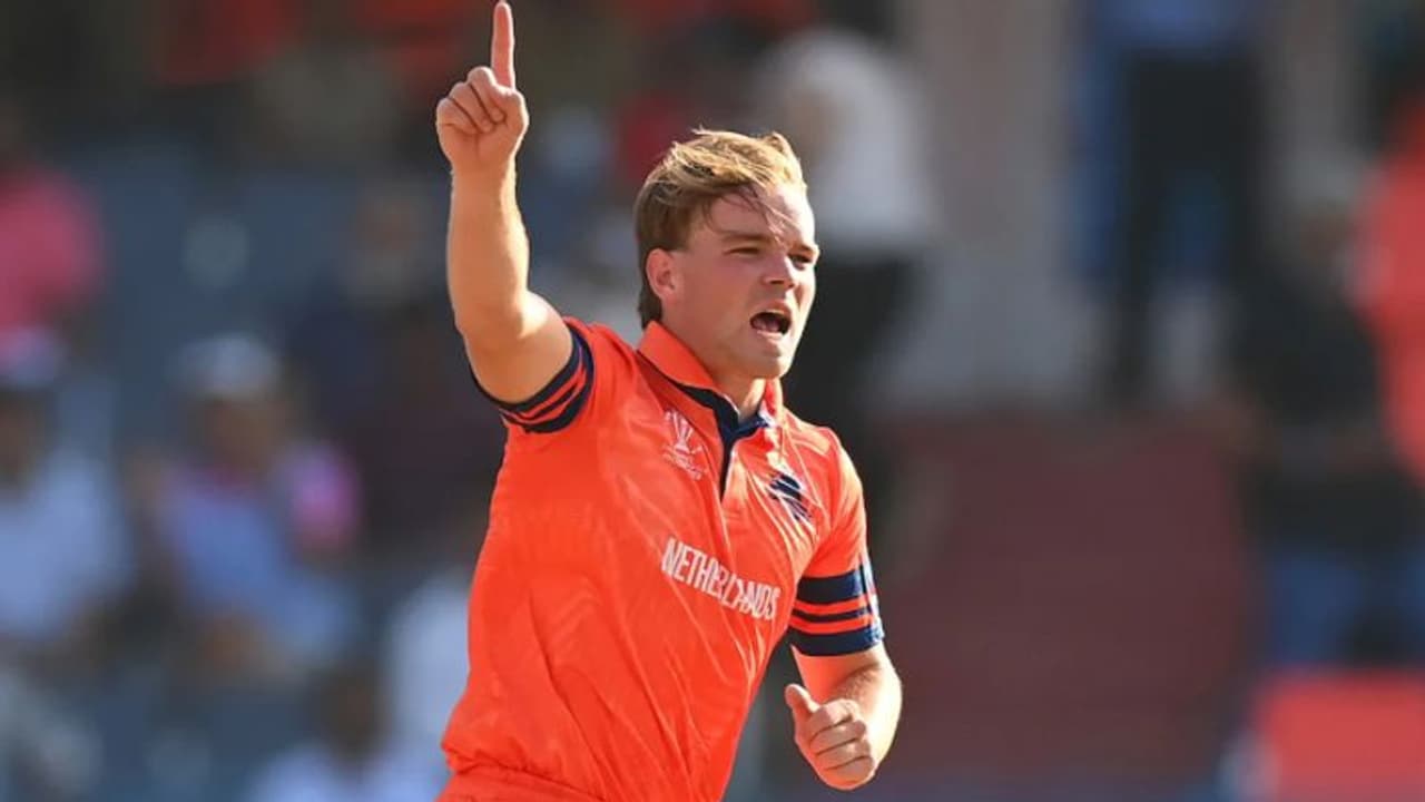 உலகக் கோப்பை வரலாற்றில் இடம் பிடித்த நெதர்லாந்து வீரர் பாஸ் டி லீட் – 10 ஓவர் – 1 நோபால், 1 வைடு – 115 ரன்கள்!