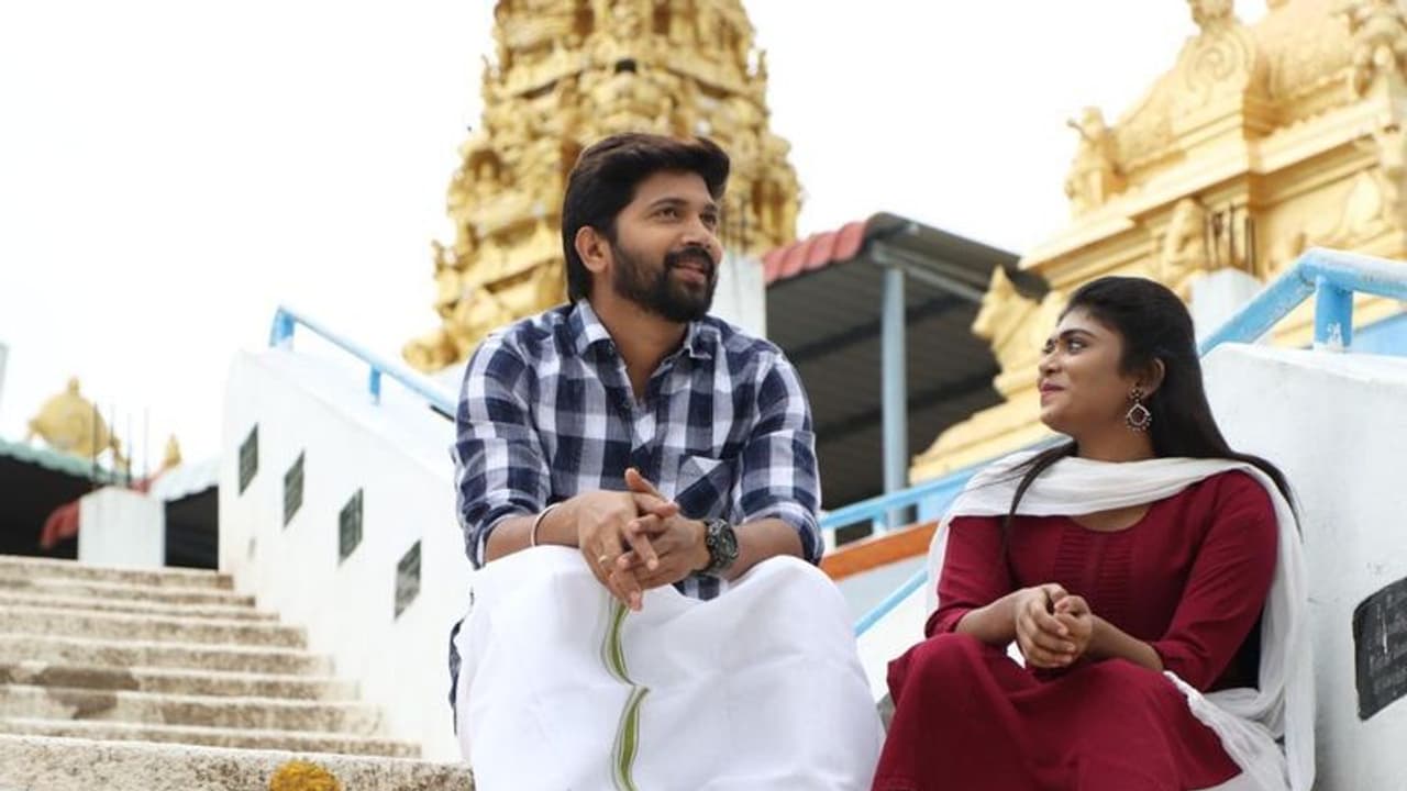 நடிகர் விஜய் சேதுபதி சசிகுமார் வெளியிட்ட “பிரம்ம முகூர்த்தம்” பட ஃபர்ஸ்ட் லுக் !! நடிகர் விஜய் சேதுபதி சசிகுமார் வெளியிட்ட “பிரம்ம முகூர்த்தம்” பட ஃபர்ஸ்ட் லுக் !!