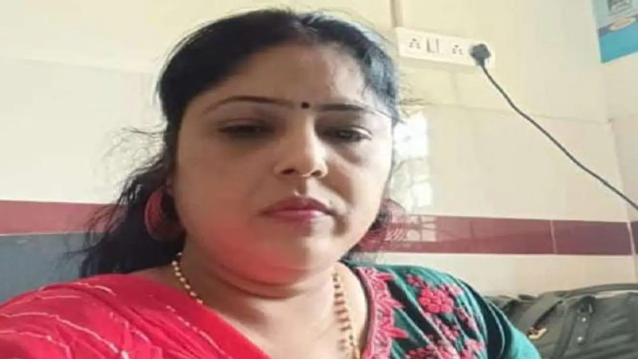 ರಾಯಚೂರು: ಹಟ್ಟಿ ಚಿನ್ನದ ಗಣಿ ಪಟ್ಟಣದಲ್ಲಿ ಸುಟ್ಟ ರೀತಿಯಲ್ಲಿ ಮಹಿಳೆಯ ಶವ ಪತ್ತೆ ರಾಯಚೂರು: ಹಟ್ಟಿ ಚಿನ್ನದ ಗಣಿ ಪಟ್ಟಣದಲ್ಲಿ ಸುಟ್ಟ ರೀತಿಯಲ್ಲಿ ಮಹಿಳೆಯ ಶವ ಪತ್ತೆ