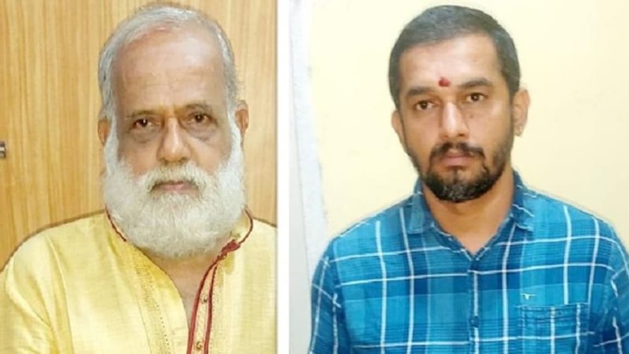 ಚಿಕ್ಕಮಗಳೂರು: ಹುಲಿ ಉಗುರು ಧರಿಸಿದ್ದ ಇಬ್ಬರು ಅರ್ಚಕರ ಬಂಧನ ಚಿಕ್ಕಮಗಳೂರು: ಹುಲಿ ಉಗುರು ಧರಿಸಿದ್ದ ಇಬ್ಬರು ಅರ್ಚಕರ ಬಂಧನ