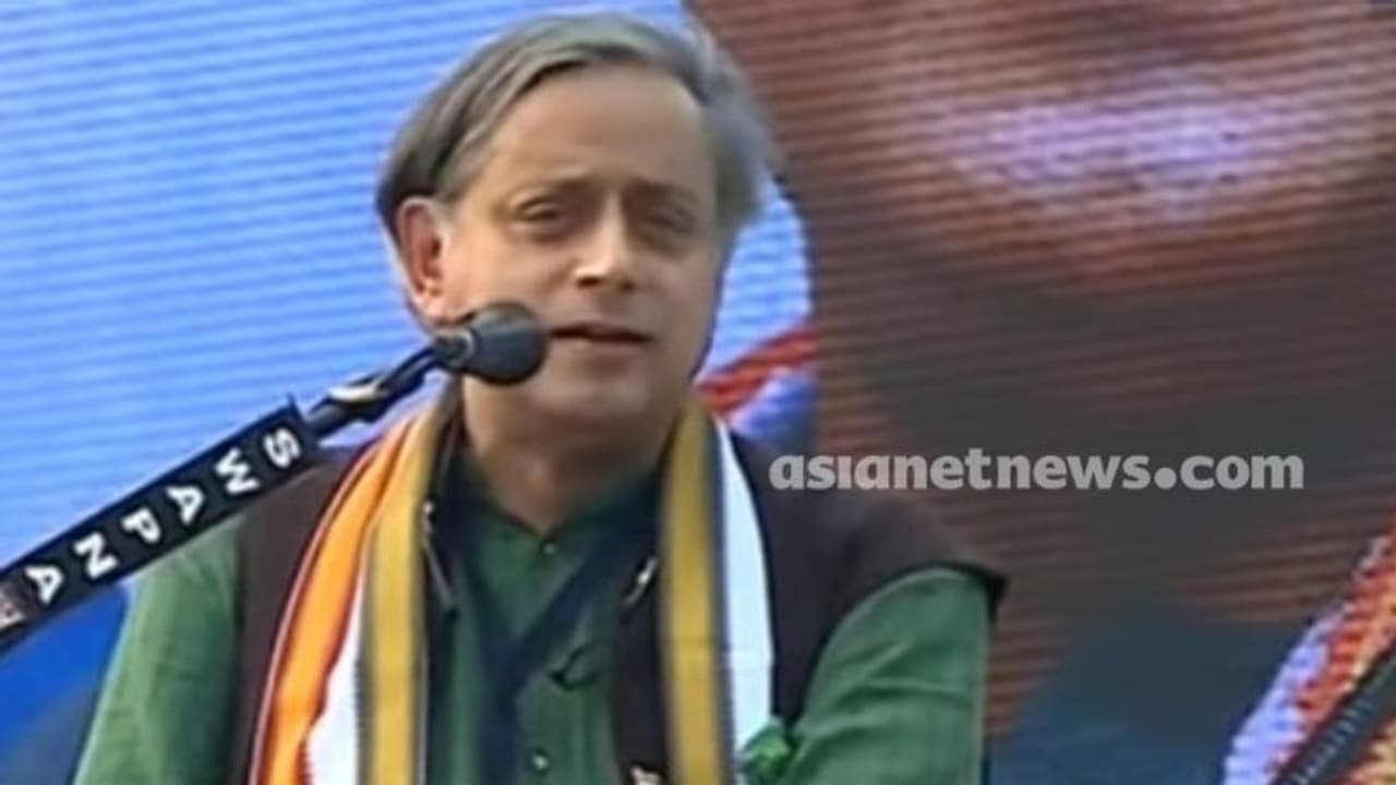 ക്ഷേത്രം വെച്ച് രാഷ്ട്രീയം കളിക്കാനില്ലെന്ന് ശശി തരൂര്‍; തെരഞ്ഞെടുപ്പ് കഴിഞ്ഞാല്‍ രാമക്ഷേത്രത്തില്‍ പോകും