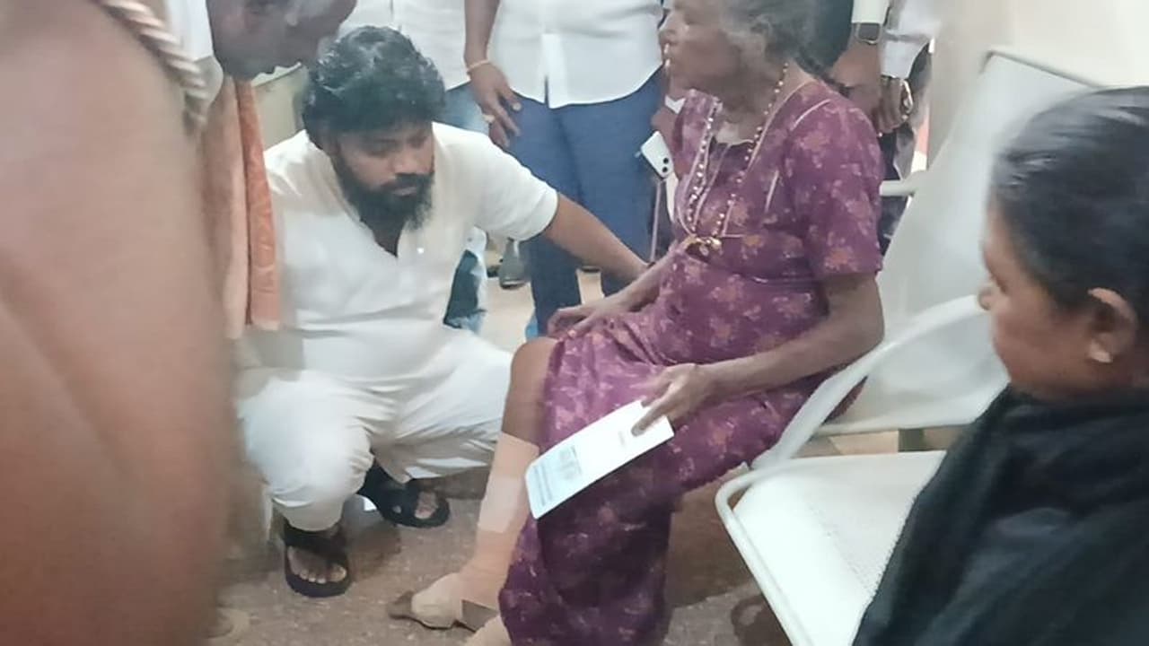 ಚಿಕ್ಕಬಳ್ಳಾಪುರ ಜಿಲ್ಲಾಸ್ಪತ್ರೆಗೆ ಶಾಸಕ ಪ್ರದೀಪ್ ಈಶ್ವರ್ ದಿಢೀರ್ ಭೇಟಿ: ಯಾಕೆ ಗೊತ್ತಾ? ಚಿಕ್ಕಬಳ್ಳಾಪುರ ಜಿಲ್ಲಾಸ್ಪತ್ರೆಗೆ ಶಾಸಕ ಪ್ರದೀಪ್ ಈಶ್ವರ್ ದಿಢೀರ್ ಭೇಟಿ: ಯಾಕೆ ಗೊತ್ತಾ?