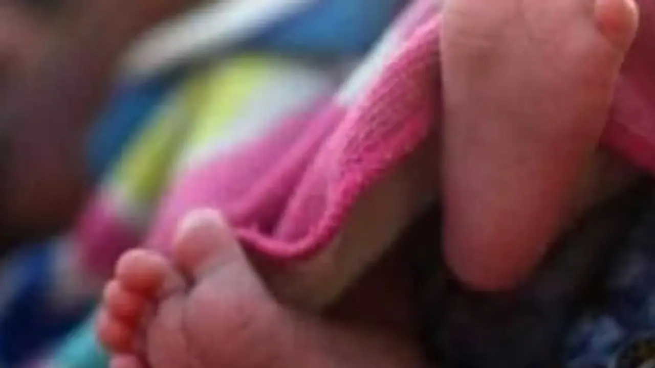 ಧೋನಿ ಹೆಸರೇಳಿ ಮಹಿಳೆಗೆ ವಂಚಿಸಿ, ಮಗು ಅಪಹರಿಸಿದ ಬೈಕ್ ಸವಾರರು! ಧೋನಿ ಹೆಸರೇಳಿ ಮಹಿಳೆಗೆ ವಂಚಿಸಿ, ಮಗು ಅಪಹರಿಸಿದ ಬೈಕ್ ಸವಾರರು!