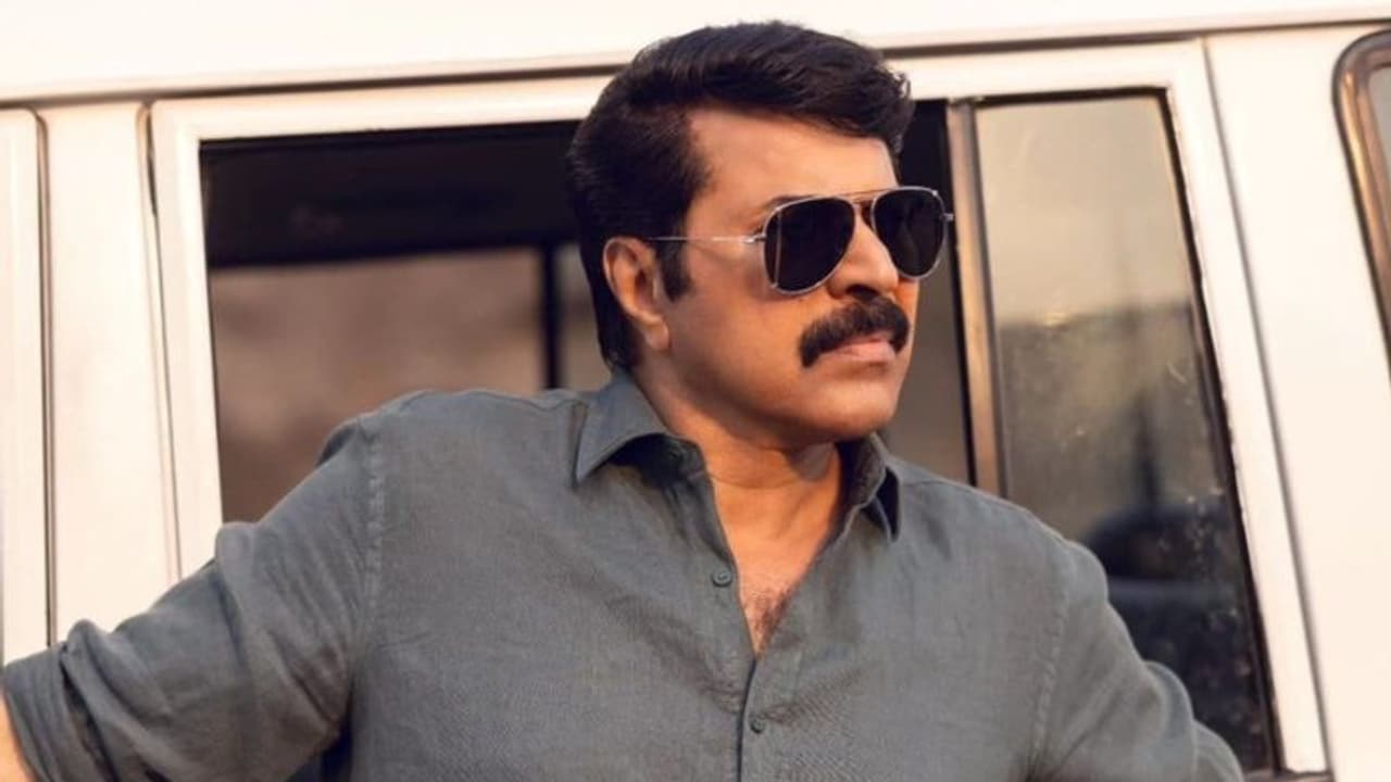 നാലാം വാരത്തില് നിന്ന് അഞ്ചാം വാരത്തിലേക്ക് തിയറ്റര് കുറയാതെ 'കണ്ണൂര് സ്ക്വാഡ്'; ഇത് അപൂര്വ്വ വിജയം നാലാം വാരത്തില് നിന്ന് അഞ്ചാം വാരത്തിലേക്ക് തിയറ്റര് കുറയാതെ 'കണ്ണൂര് സ്ക്വാഡ്'; ഇത് അപൂര്വ്വ വിജയം