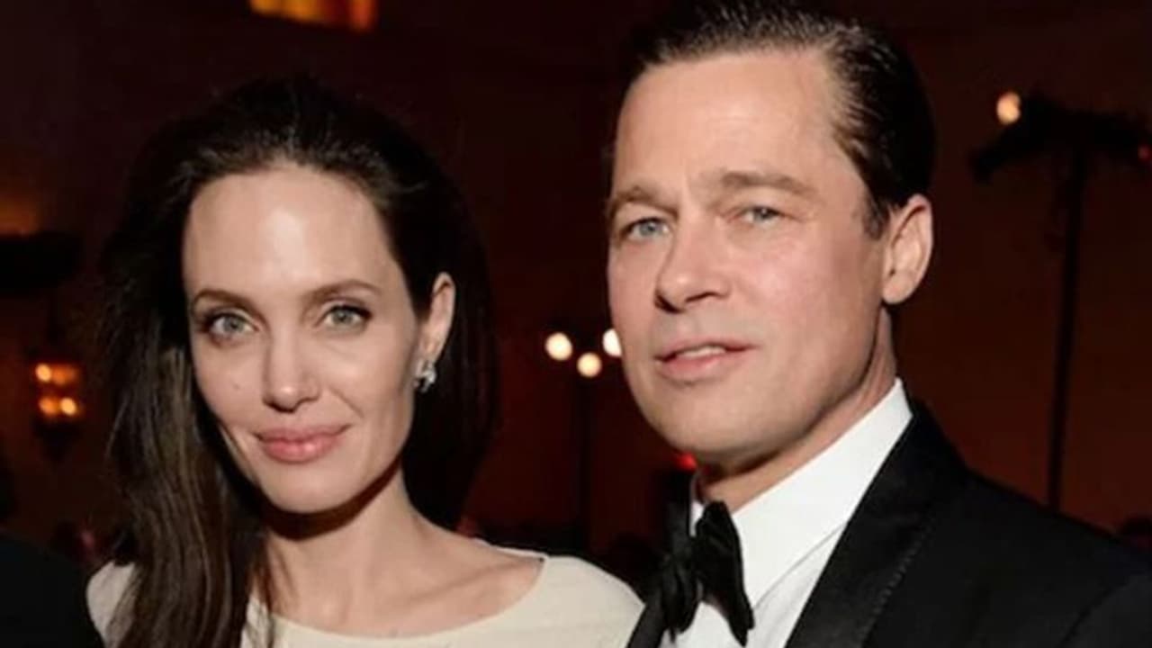 8 ವರ್ಷಗಳ ಬಳಿಕ ಏಂಜೆಲಿನಾ ಜೋಲಿ ಬ್ರಾಡ್ ಪಿಟ್ ನಡುವೆ ಅಧಿಕೃತ ವಿಚ್ಛೇದನ! 8 ವರ್ಷಗಳ ಬಳಿಕ ಏಂಜೆಲಿನಾ ಜೋಲಿ ಬ್ರಾಡ್ ಪಿಟ್ ನಡುವೆ ಅಧಿಕೃತ ವಿಚ್ಛೇದನ!