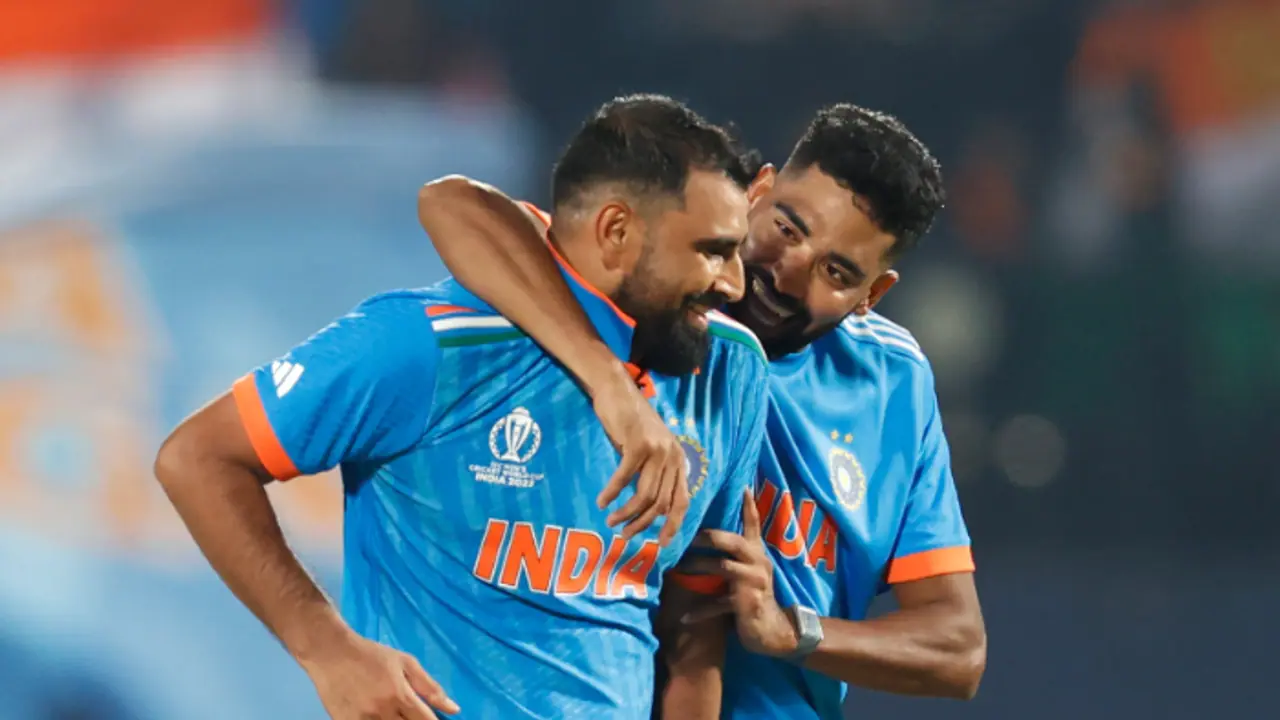 INDvSL ಮೊಹಮ್ಮದ್ ಶಮಿ ದಾಳಿಗೆ ದಿಗ್ಗಜ ಜಹೀರ್ ಖಾನ್, ಜಾವಗಲ್ ಶ್ರೀನಾಥ್ ದಾಖಲೆ ಪುಡಿ ಪುಡಿ! INDvSL ಮೊಹಮ್ಮದ್ ಶಮಿ ದಾಳಿಗೆ ದಿಗ್ಗಜ ಜಹೀರ್ ಖಾನ್, ಜಾವಗಲ್ ಶ್ರೀನಾಥ್ ದಾಖಲೆ ಪುಡಿ ಪುಡಿ!