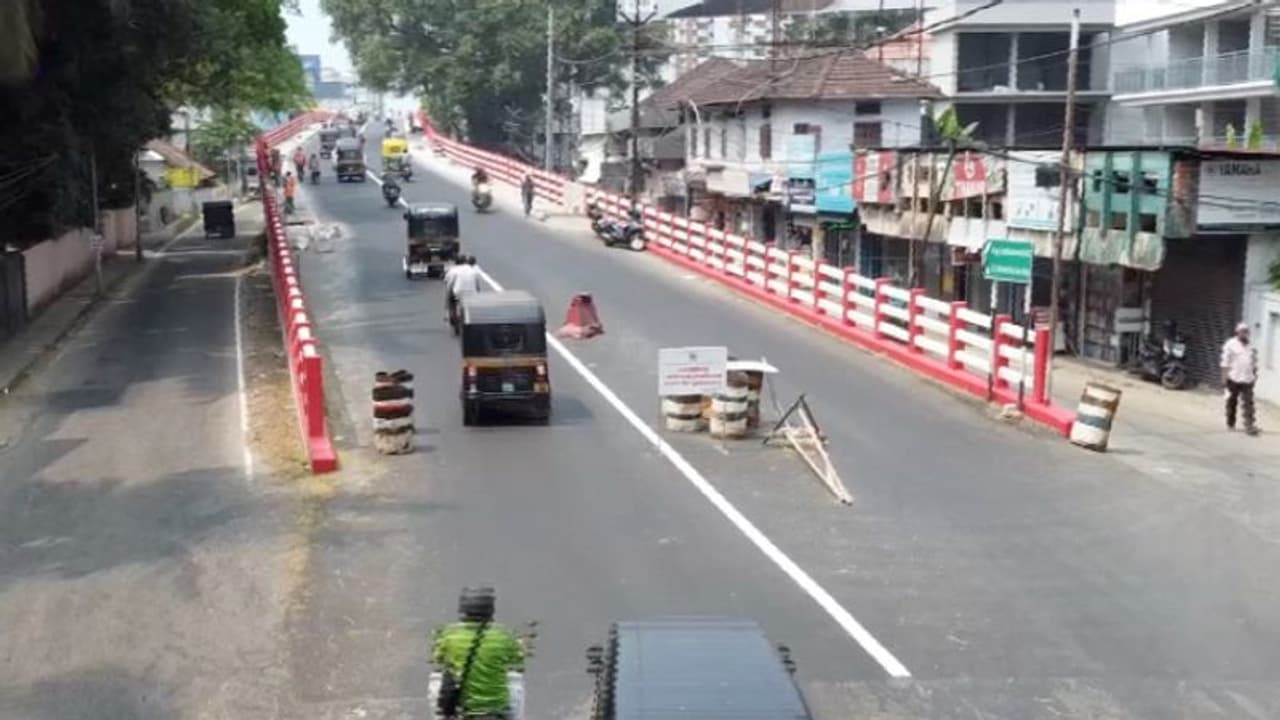 പുതുമോടിയില് കോഴിക്കോട്ടെ സി എച്ച് മേല്പ്പാലം, ഇന്ന് തുറക്കും, ഗതാഗതക്കുരുക്കിന് പരിഹാരം പുതുമോടിയില് കോഴിക്കോട്ടെ സി എച്ച് മേല്പ്പാലം, ഇന്ന് തുറക്കും, ഗതാഗതക്കുരുക്കിന് പരിഹാരം