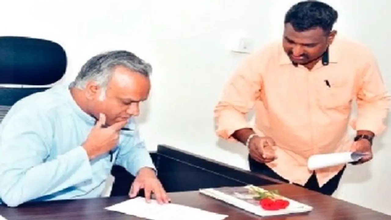 ಕೆಇಎ ಹಗರಣ: ಪರೀಕ್ಷಾ ಅಕ್ರಮದ ಸುಳಿವಿದ್ದರೂ ನಿರ್ಲಕ್ಷ್ಯ ತೋರಿದ ಅಧಿಕಾರಿಗಳು? ಕೆಇಎ ಹಗರಣ: ಪರೀಕ್ಷಾ ಅಕ್ರಮದ ಸುಳಿವಿದ್ದರೂ ನಿರ್ಲಕ್ಷ್ಯ ತೋರಿದ ಅಧಿಕಾರಿಗಳು?