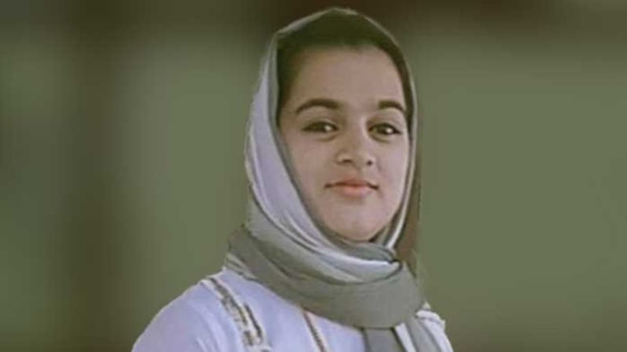 മകനെ ഉറക്കിക്കിടത്തി, കഴുത്തിൽ കുരുക്കിട്ട് മാതാവിന് സെൽഫി അയച്ചു; 25 കാരിയുടെ ആത്മഹത്യ, ഭർത്താവിനെതിരെ കേസ് മകനെ ഉറക്കിക്കിടത്തി, കഴുത്തിൽ കുരുക്കിട്ട് മാതാവിന് സെൽഫി അയച്ചു; 25 കാരിയുടെ ആത്മഹത്യ, ഭർത്താവിനെതിരെ കേസ്