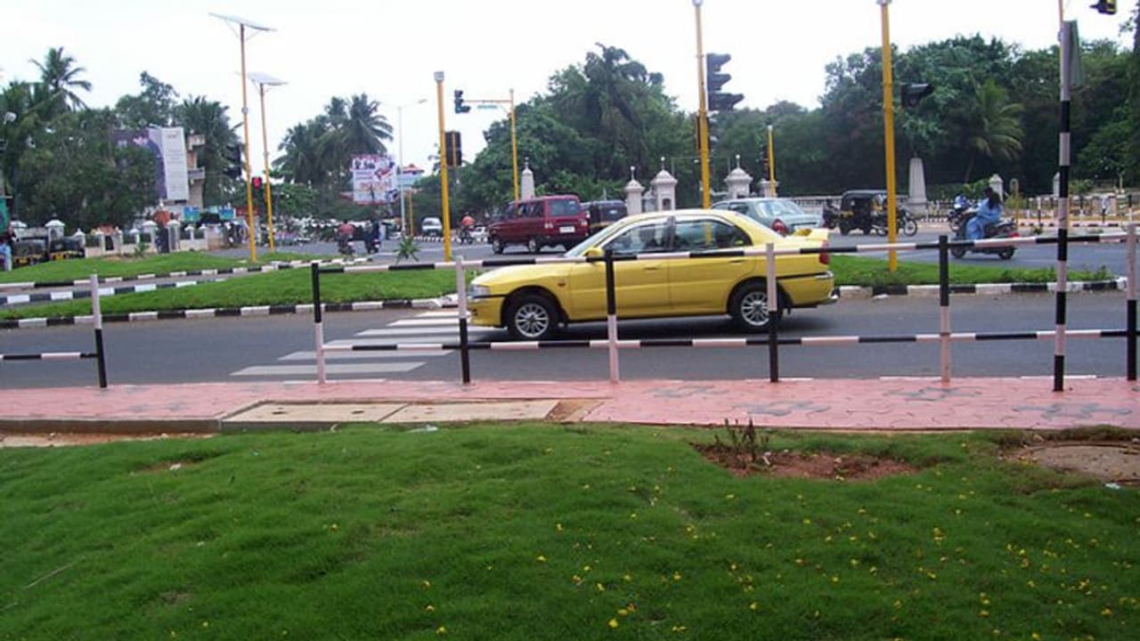 കവടിയാര് മുതല് കിഴക്കേകോട്ട വരെ റെഡ് സോണ്: വൈകിട്ട് ആറ് മുതല് രാത്രി 11 വരെ ഗതാഗതനിയന്ത്രണം കവടിയാര് മുതല് കിഴക്കേകോട്ട വരെ റെഡ് സോണ്: വൈകിട്ട് ആറ് മുതല് രാത്രി 11 വരെ ഗതാഗതനിയന്ത്രണം