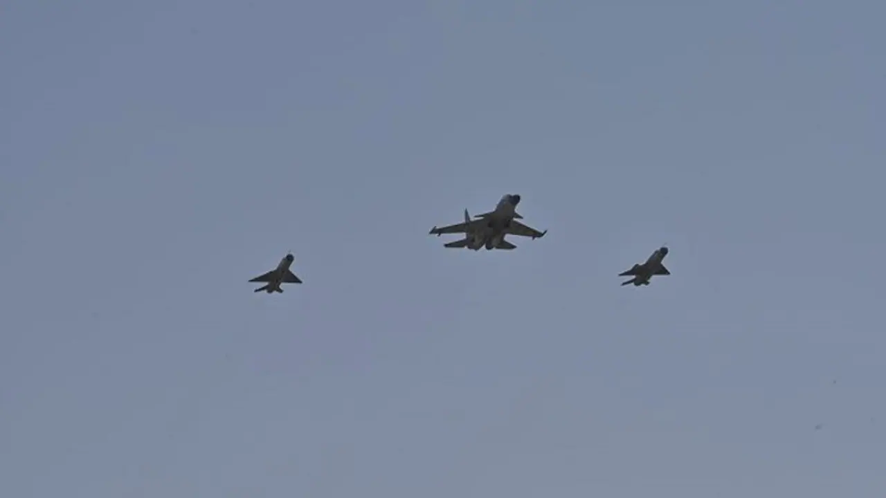Legendary MiG-21 Bison fighter jets bid adieu for Indian Air Force with final flight; netizens react