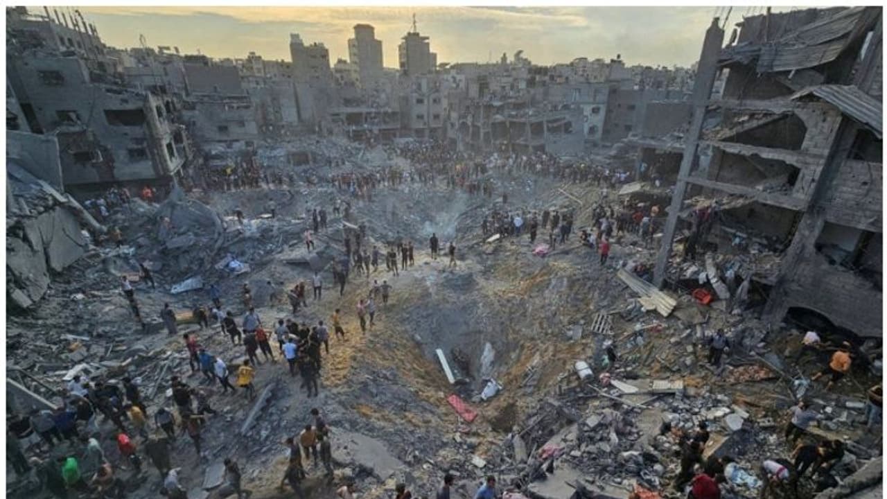 ಗಾಜಾ ನಿರಾಶ್ರಿತ ಕೇಂದ್ರದ ಮೇಲೆ ಇಸ್ರೇಲ್ ಬಾಂಬ್ ದಾಳಿ: ಸಂತ್ರಸ್ತರಿಗಾಗಿ ಮೊದಲ ಬಾರಿ ರಾಫಾ ಗಡಿ ತೆರೆಯಲೊಪ್ಪಿದ ಈಜಿಫ್ಟ್‌