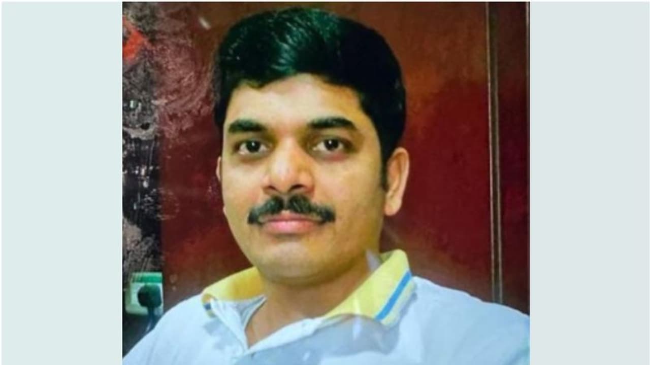 വാഹനാപകടത്തിൽ മരിച്ച പ്രവാസി മലയാളിയുടെ മൃതദേഹം സൗദിയിൽ ഖബറടക്കി വാഹനാപകടത്തിൽ മരിച്ച പ്രവാസി മലയാളിയുടെ മൃതദേഹം സൗദിയിൽ ഖബറടക്കി