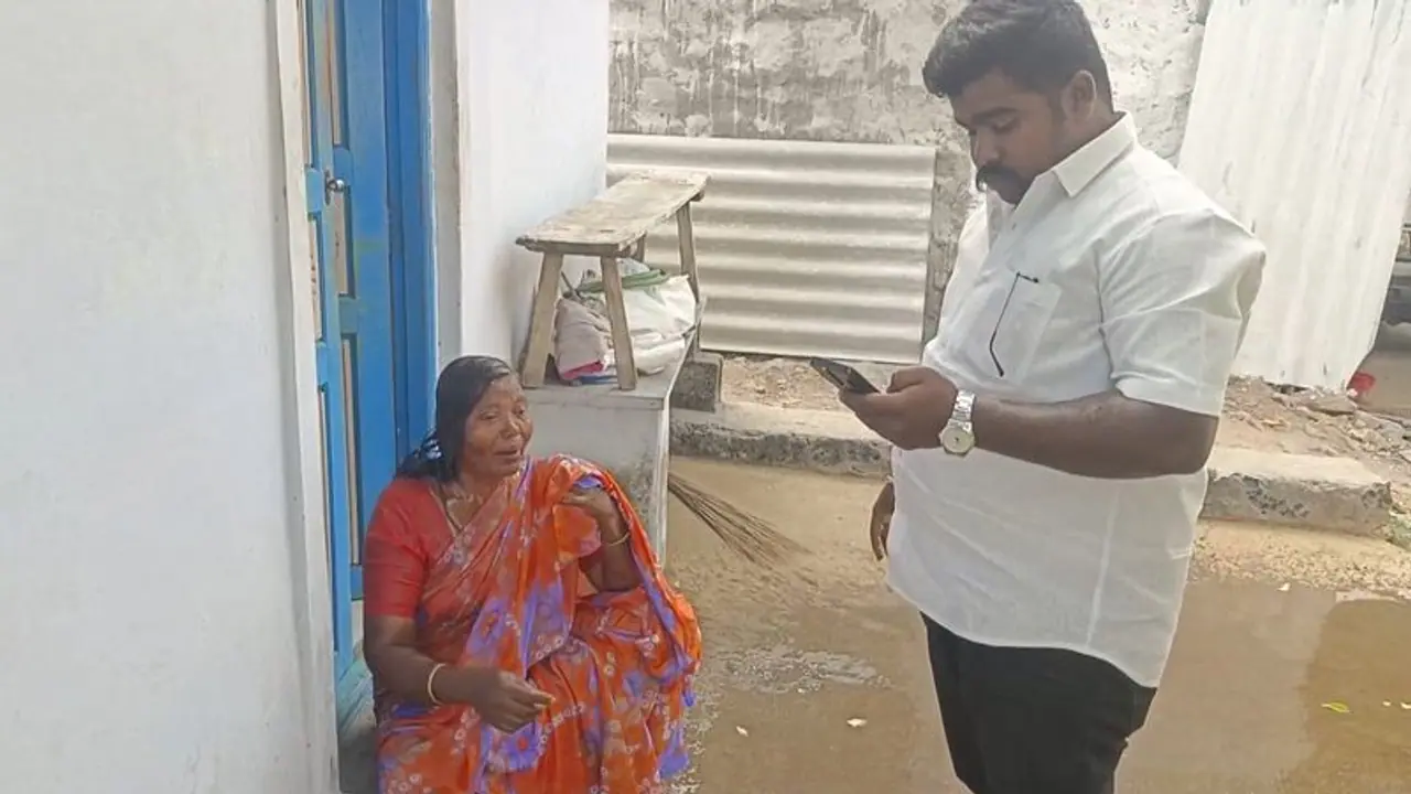 பணம் வராம இந்த வீட்ட விட்டு போக மாட்டேன்; தனியார் நிதி நிறுவன ஊழியரின் அடாவடியால் பெண் தீக்குளிக்க முயற்சி