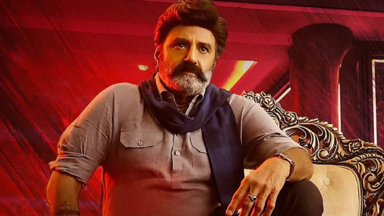 ഫാനിന്‍റെ കാറ്റടിച്ചപ്പോള്‍ വിഗ്ഗ് പറന്നു; ചിരിച്ചയാളോട് കൊലവെറിയില്‍ തല്ലാന്‍ കയറി ബാലയ്യ