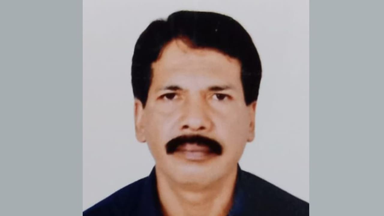 കുടുംബവീട്ടിലേക്കുള്ള യാത്രക്കിടെ സ്കൂട്ടർ പച്ചക്കറി വണ്ടിയിലിടിച്ച് അപകടം; എടത്വയിൽ തലവടി സ്വദേശി മരിച്ചു കുടുംബവീട്ടിലേക്കുള്ള യാത്രക്കിടെ സ്കൂട്ടർ പച്ചക്കറി വണ്ടിയിലിടിച്ച് അപകടം; എടത്വയിൽ തലവടി സ്വദേശി മരിച്ചു