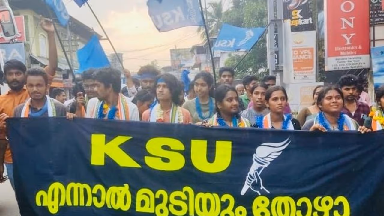 വിക്ടോറിയയും സ്വന്തമാക്കി, പാലക്കാട് എസ്എഫ്ഐ കോട്ടകൾ തകര്‍ത്തെറിഞ്ഞ് കെഎസ്‌യു, സംഘടനക്ക് ചരിത്ര നേട്ടം!