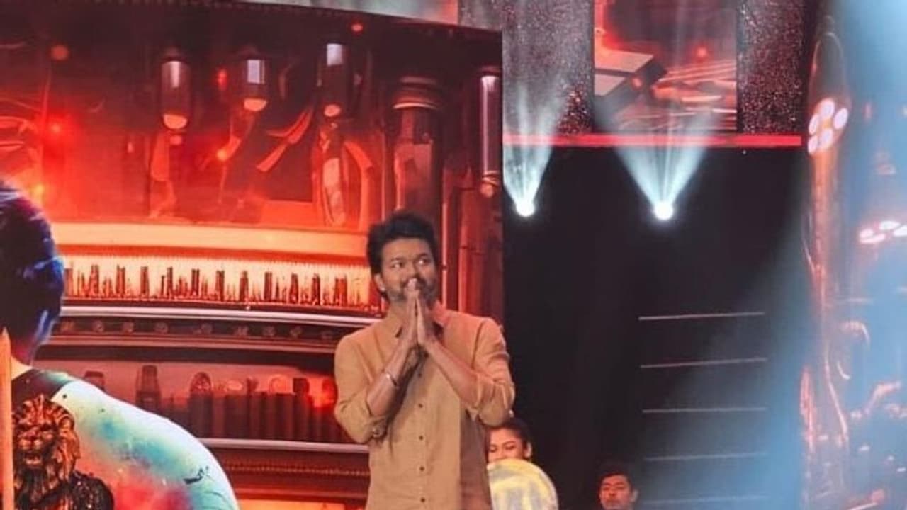 Thalapathy Kutty Story: ஸ்மால் எய்ம் இஸ் எ கிரைம்.. குட்டி கதையில் சூப்பர் ஸ்டாரை சுட்டி காட்டி பேசிய தளபதி!! Thalapathy Kutty Story: ஸ்மால் எய்ம் இஸ் எ கிரைம்.. குட்டி கதையில் சூப்பர் ஸ்டாரை சுட்டி காட்டி பேசிய தளபதி!!