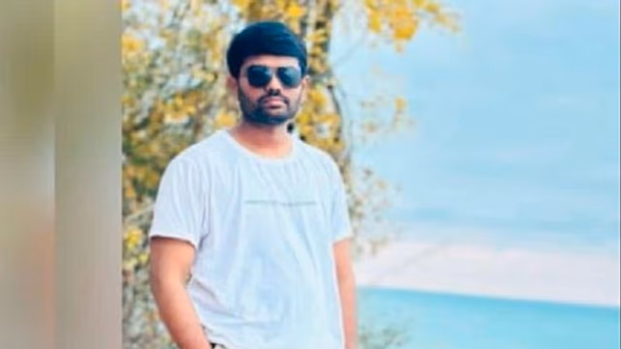 అమెరికాలో కత్తిపోట్లు : ఇంకా విషమంగానే వరుణ్ రాజ్ ఆరోగ్యపరిస్థితి.. అమెరికాలో కత్తిపోట్లు : ఇంకా విషమంగానే వరుణ్ రాజ్ ఆరోగ్యపరిస్థితి..