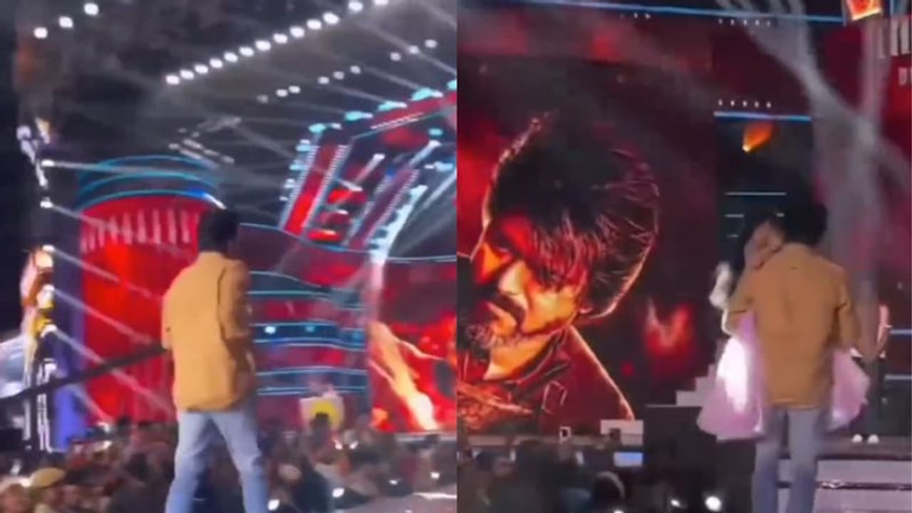 'മകള്'ക്കടുത്തേയ്ക്ക് തുള്ളിച്ചാടിയെത്തുന്ന നടൻ വിജയ് വീഡിയോ ശ്രദ്ധയാകര്ഷിക്കുന്നു 'മകള്'ക്കടുത്തേയ്ക്ക് തുള്ളിച്ചാടിയെത്തുന്ന നടൻ വിജയ് വീഡിയോ ശ്രദ്ധയാകര്ഷിക്കുന്നു